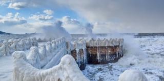 王斌||冬天的威海：冰与浪的碰撞